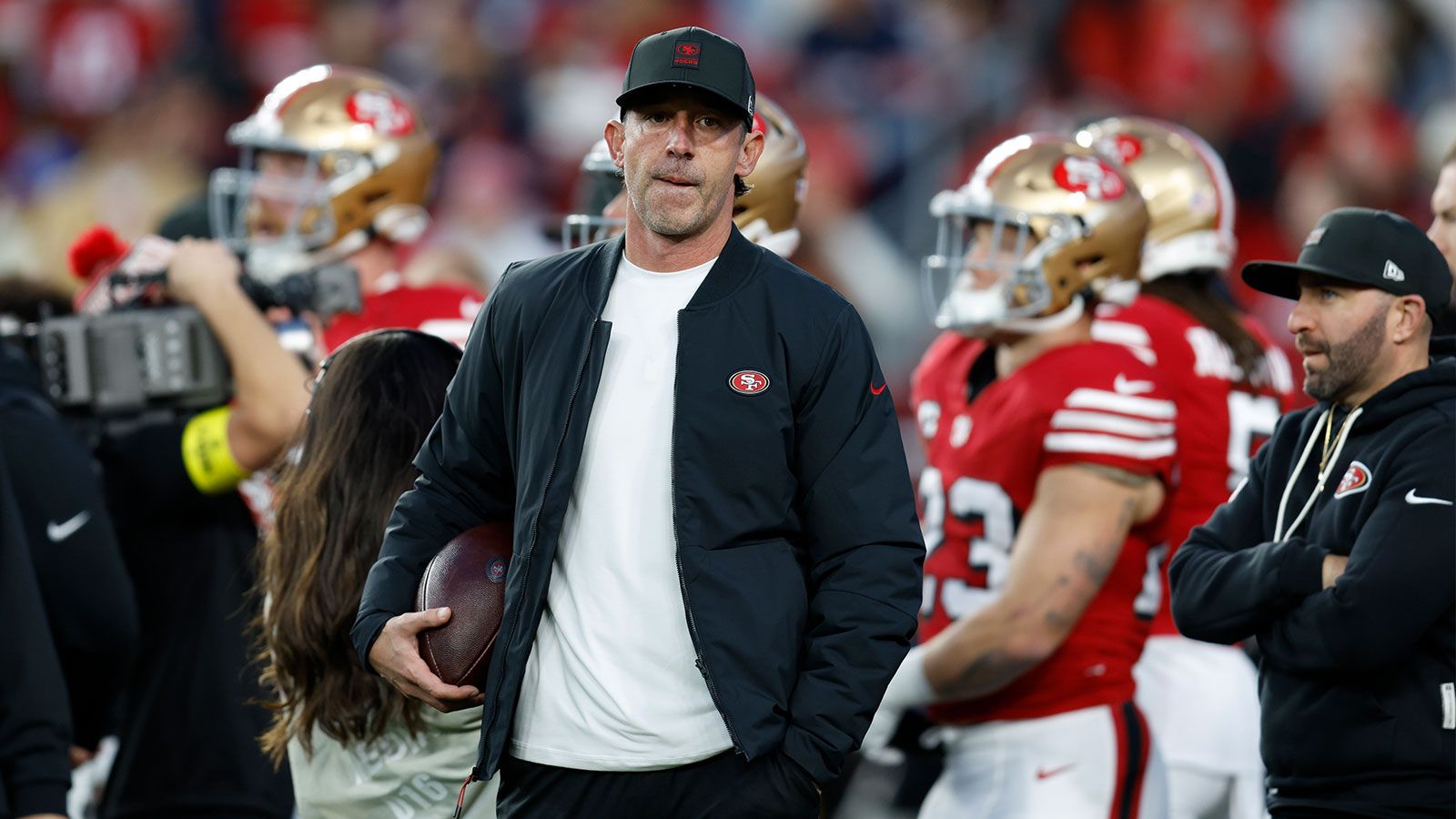 San Francisco 49ers head coach Kyle Shanahan looks on before a game against the Chicago Bears at Levi's Stadium on Dec. 28, 2025. - Sergio Estrada-Imagn Images