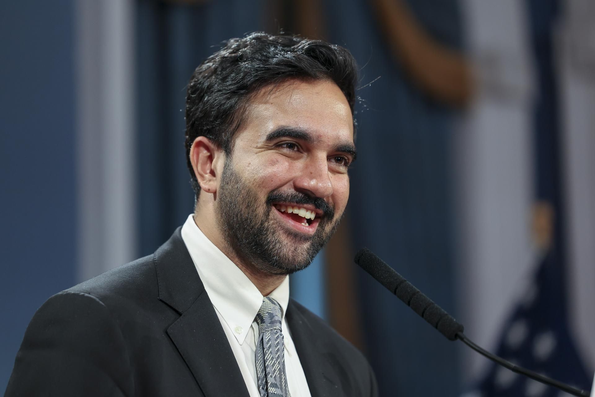 Zohran Mamdani, cited as a prominent socialist officeholder in coverage of Democratic socialist electoral gains - libertaddigital.com