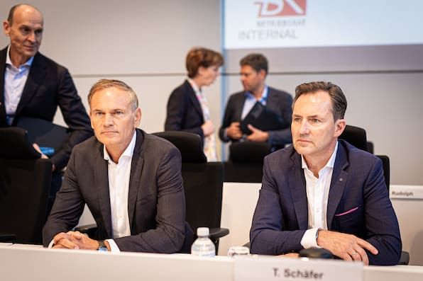 VW CEO Oliver Blume and brand chief Thomas Schäfer ahead of an extraordinary works meeting at Volkswagen's main plant. - Moritz Frankenberg