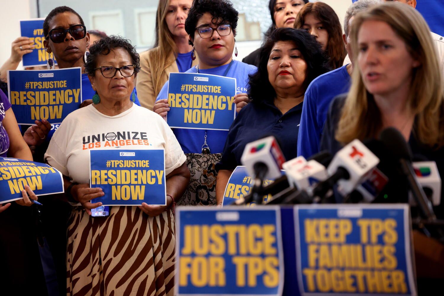 Salvadoran TPS holders, their families and immigrant advocates attend a Sept. 10, 2026, press conference in Los Angeles on the status of TPS designation for Salvadoran immigrants. - Genaro Molina / Los Angeles Times