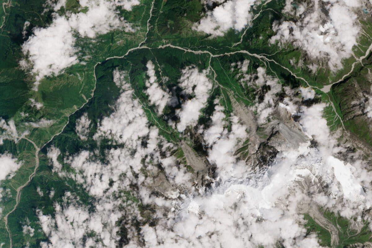 Glacier collapse and flooding in Nepal - news18.com